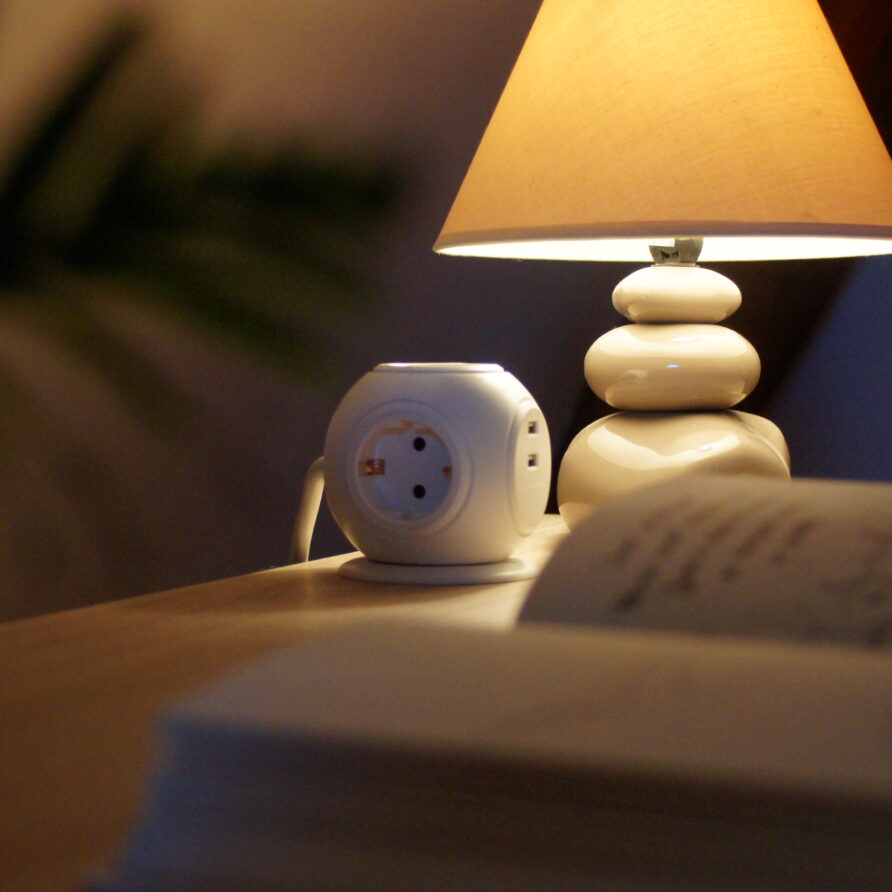 Chambres-dHotes-La-Bonne-Voie-Confort-Room-Desk-Close-Up