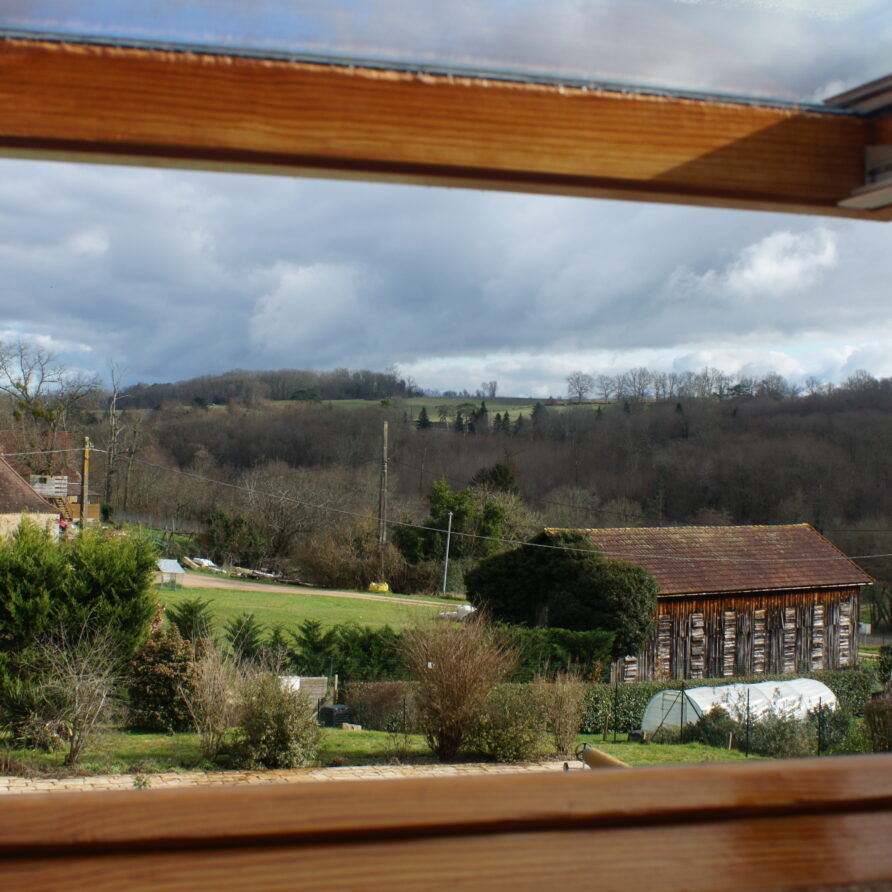 Chambres-dHotes-La-Bonne-Voie-Confort-Room-View-East