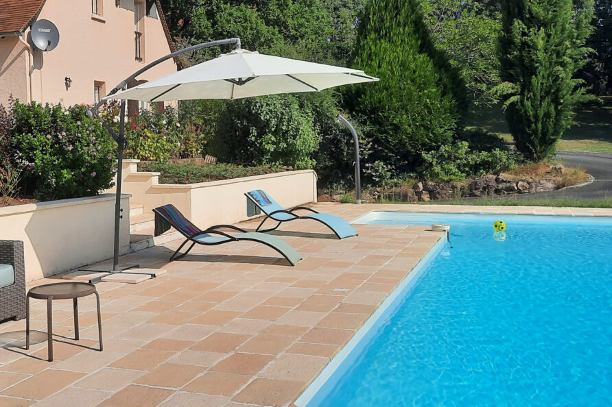 Chambres-dHotes-La-Bonne-Voie-Pool-and-Poolchairs